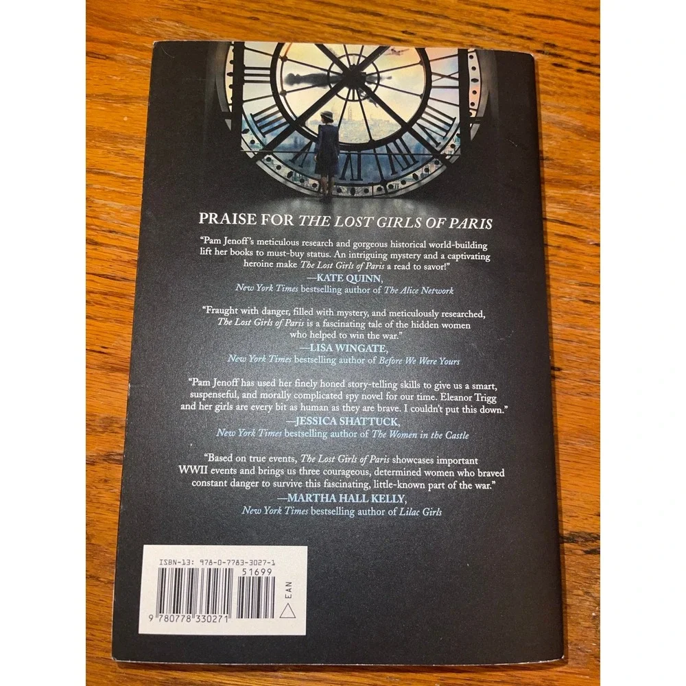 The Lost Girls in Paris Paperback‎